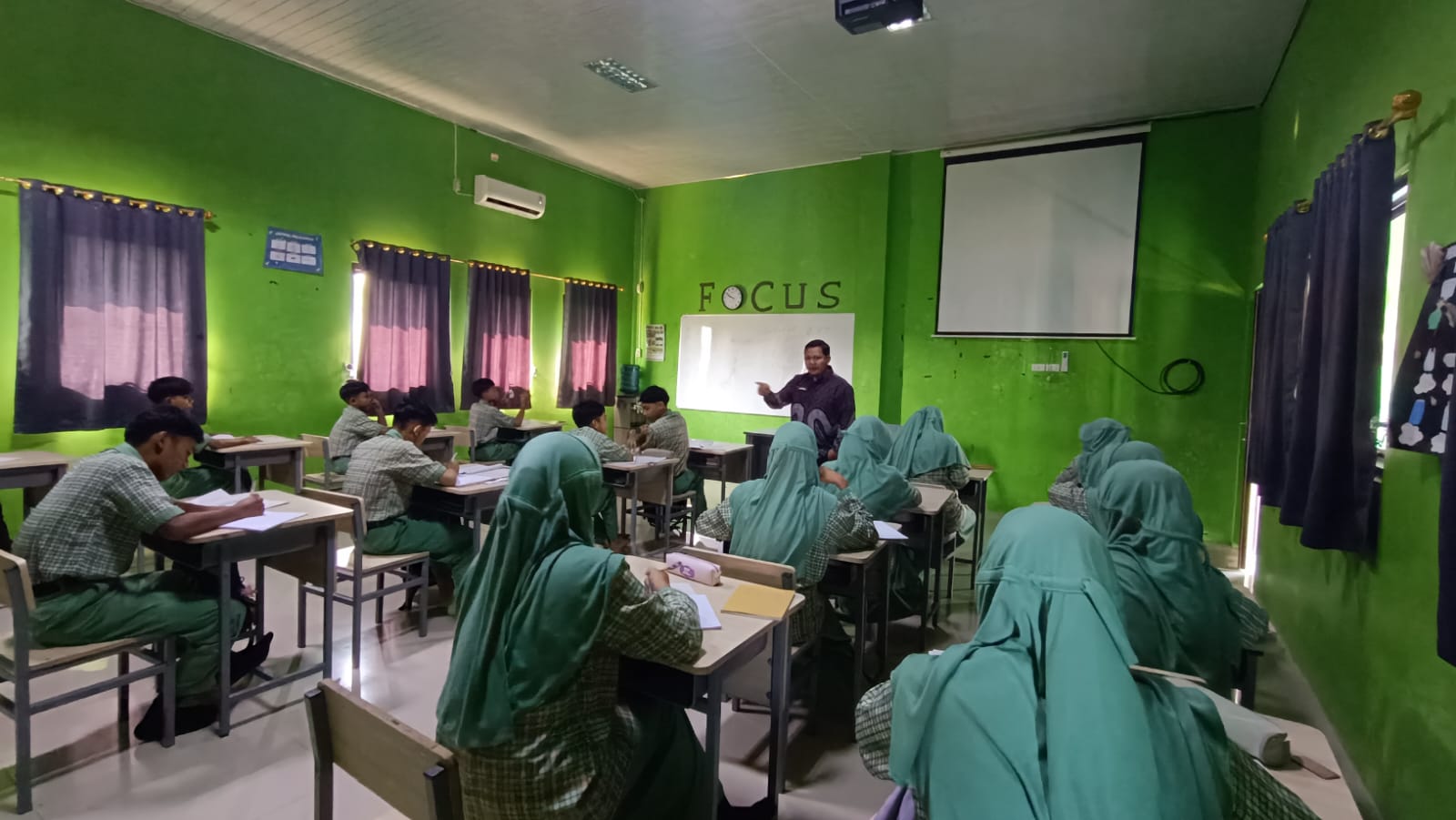 Pranajaya Bimbing Siswa Kelas VIII Unggul Pahami Bilangan Berpangkat