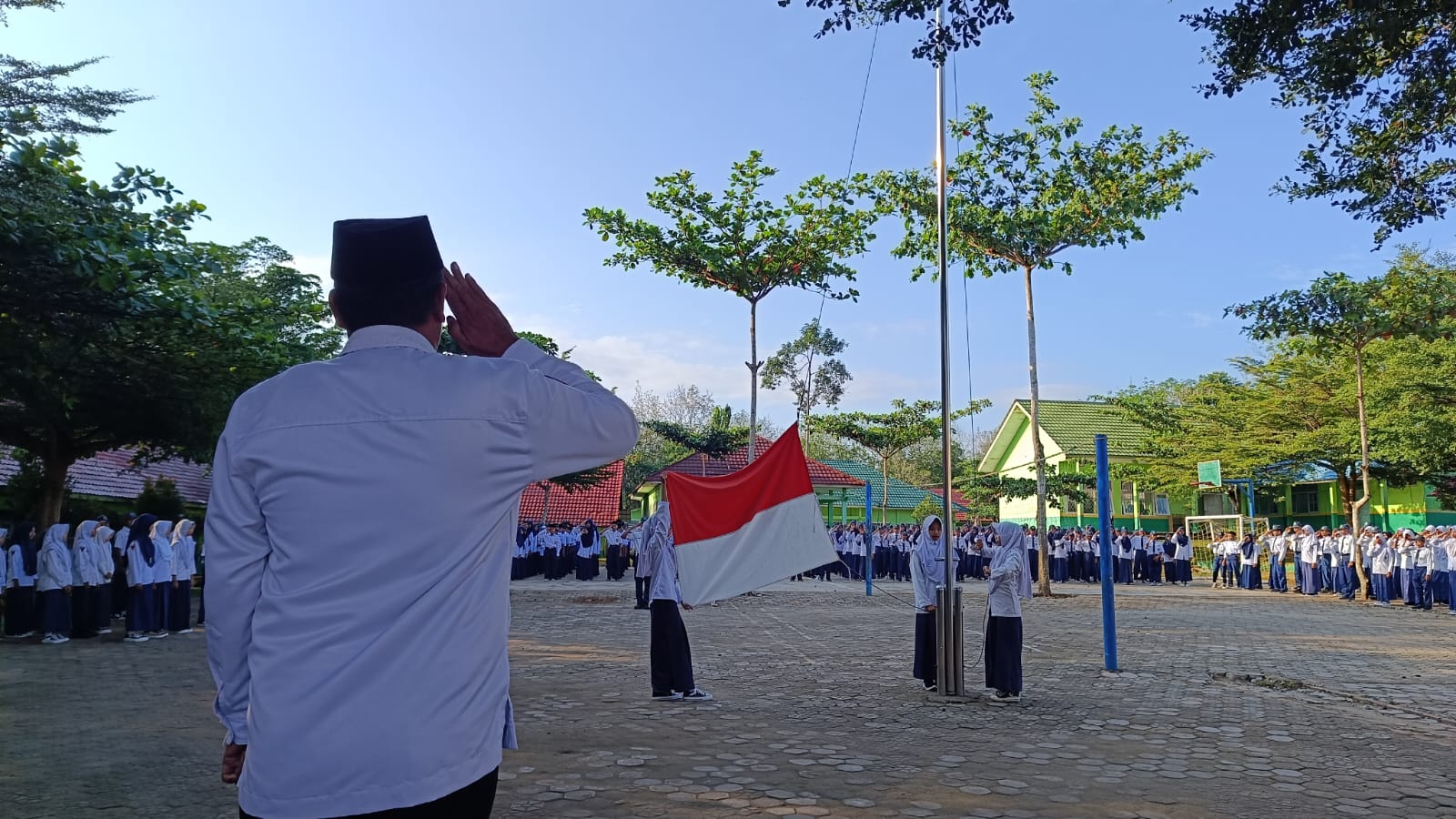 Upacara Bendera di MTsN 1 Way Kanan Dorong Karakter Disiplin Siswa