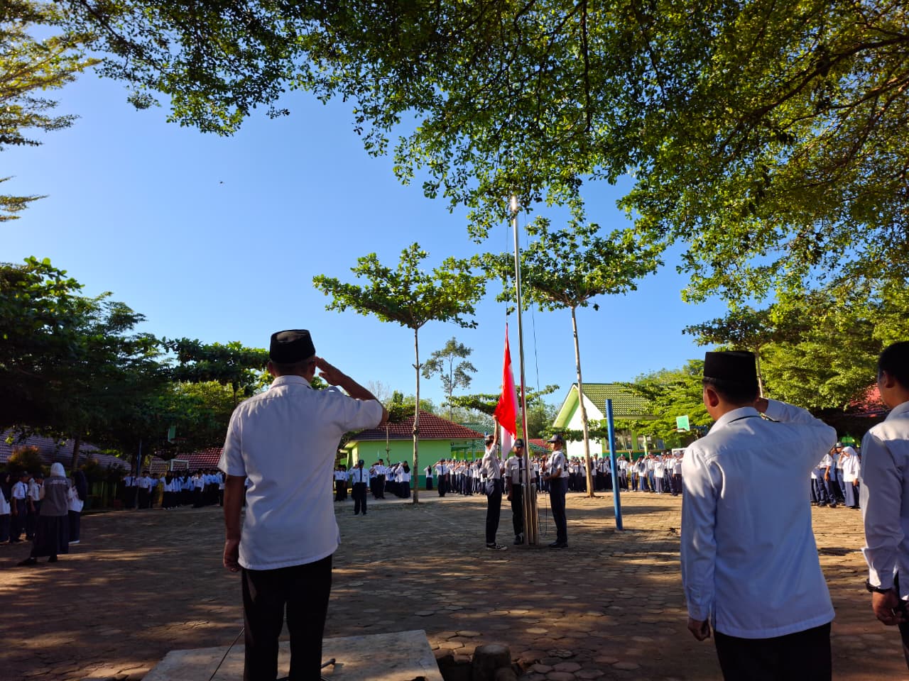 MTsN 1 Way Kanan Gelar Upacara Bendera, Tekankan Pentingnya Belajar, Adab, dan Stop Bullying