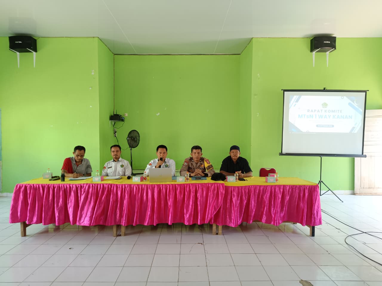 Komite MTsN 1 Way Kanan Gelar Rapat Bahas Dukungan Program Madrasah