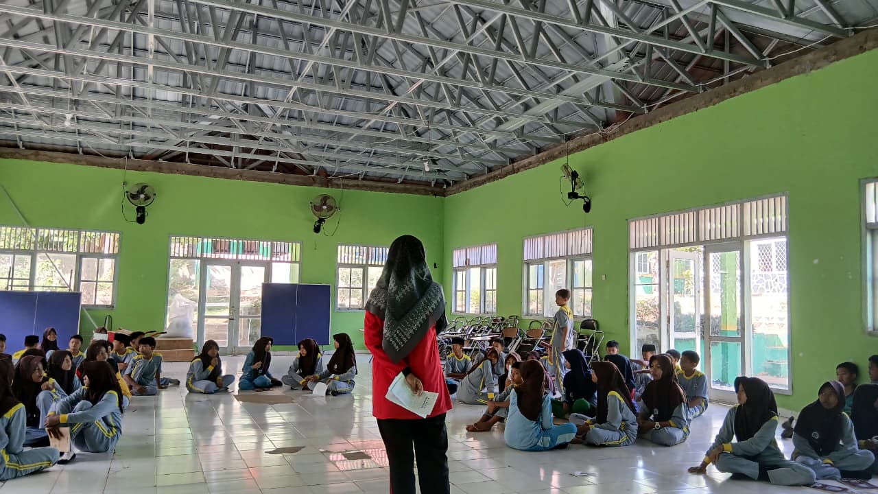 Gambar Berita: Kegiatan BK MTsN 1 Way Kanan: “Bingo: Temukan Teman!” Ajak Siswa Kelas VII Bangun Relasi Positif di Madrasah