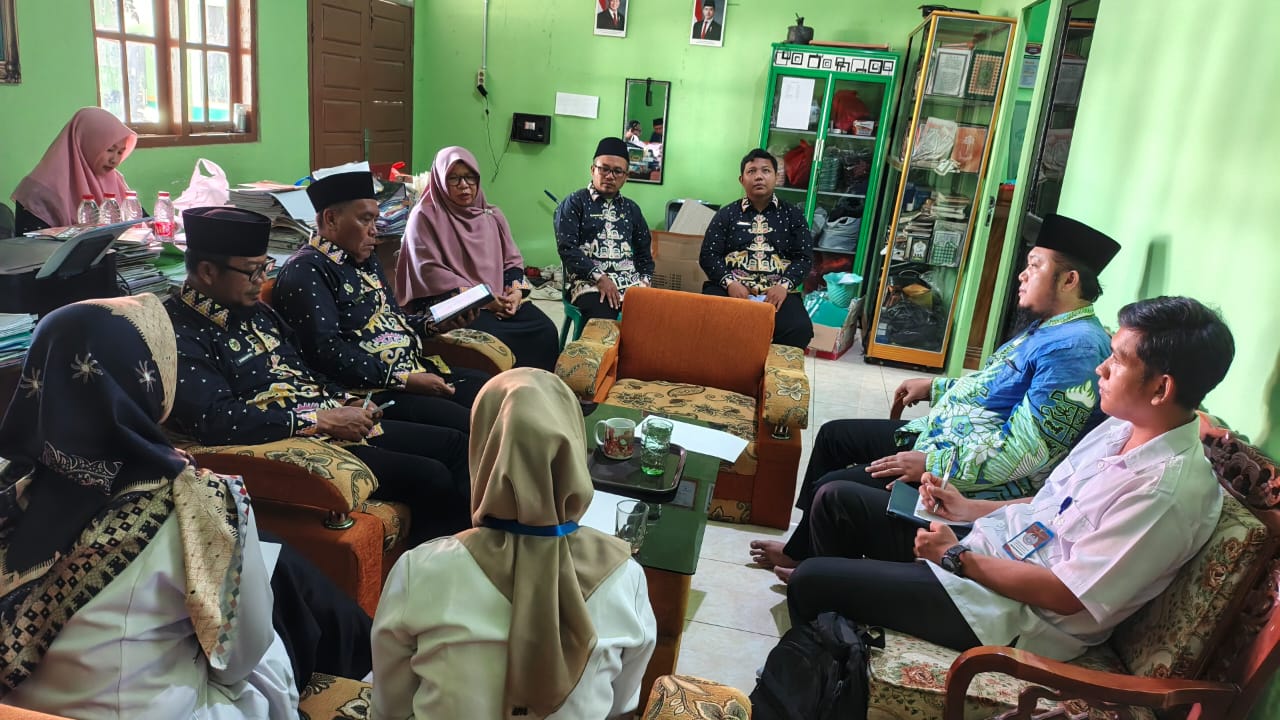 MTsN 1 Way Kanan Gelar Rapat Koordinasi Uji Kompetensi Kelas Unggulan Bersama SMA 1 Kasui dan Ponpes Raudatul Muta’alimin