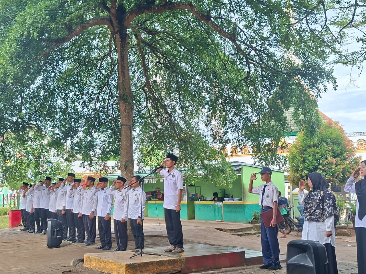 Pahlawanku Teladanku: MTsN 1 Way Kanan Bangkitkan Jiwa Nasionalisme Siswa