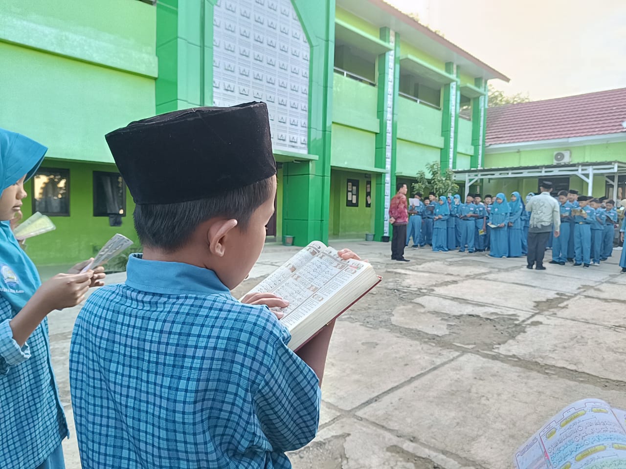 Pembiasaan Al-Qur’an di MTsN 1 Way Kanan: Siswa Kelas VII–IX Lakukan Murojaah Bersama
