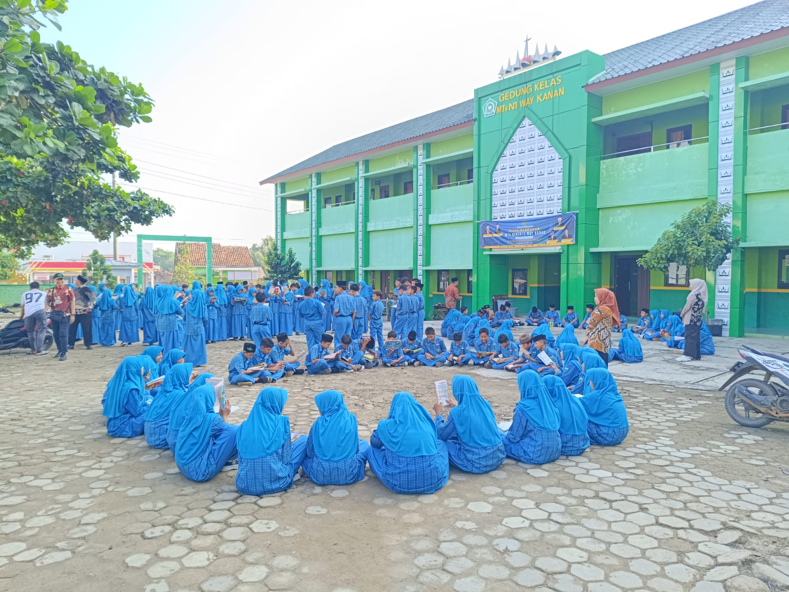 MTsN 1 Way Kanan Rutin Laksanakan Asmaul Husna dan Tahfidz Al-Qur'an Pagi Hari