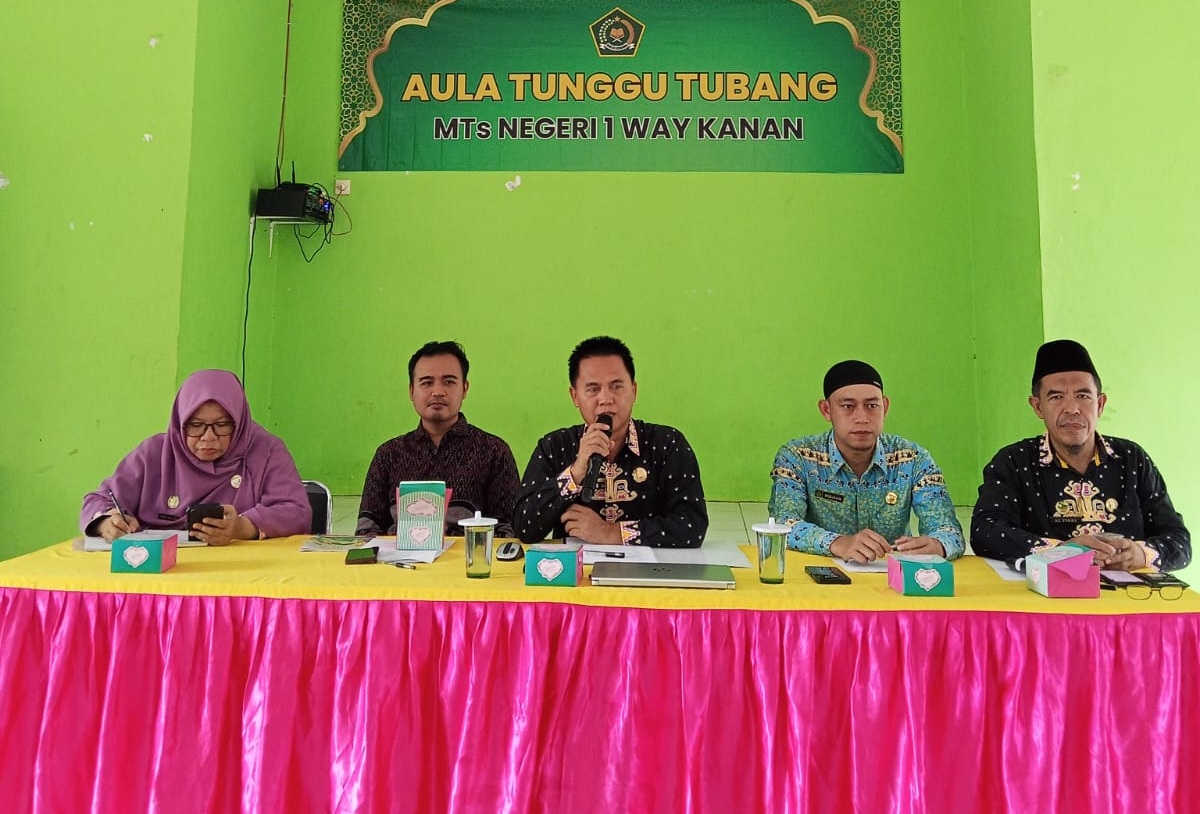 Gambar Berita: MTsN 1 Way Kanan Gelar Rapat Koordinasi Dewan Guru dan Staf TU Menuju Akhir Tahun Ajaran 2025/2026