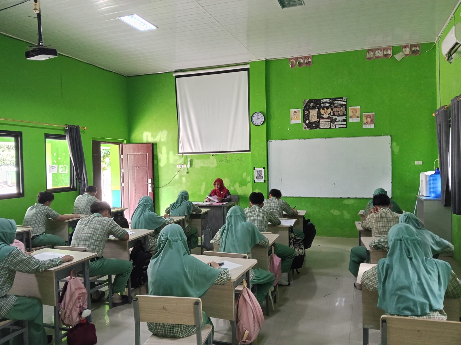 Gambar Berita: Hari Ketiga ASAS Genap MTsN 1 Way Kanan Berjalan Lancar, Siswa Tunjukkan Semangat Tinggi