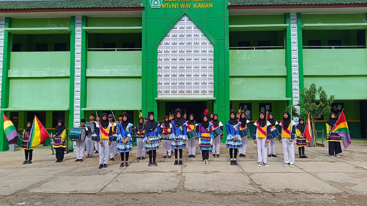 EKSTRAKURIKULER DRUMBAND