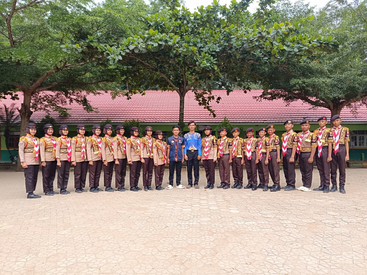 EKSTRAKURIKULER PRAMUKA